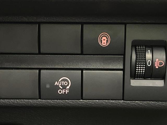 デイズ Ｘ　禁煙車　インテリジェントエマージェンシーブレーキ　レーンキープアシスト　踏み間違い防止装置　バックカメラ　クリアランスソナー　スマートキー　オートハイビーム　純正１４インチＡＷ　オートエアコン（6枚目）