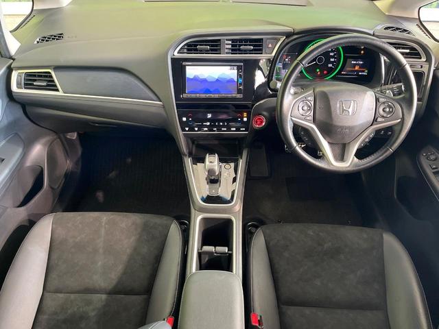 シャトル ハイブリッドＸ　ホンダセンシング　禁煙車　純正ナビ　バックカメラ　ＥＴＣ　ホンダセンシング　ＬＥＤヘッド　スマートキー　パドルシフト　シートヒーター　デュアルエアコン　Ｂｌｕｔｏｏｔｈ接続　アダプティブクルーズコントロール（2枚目）