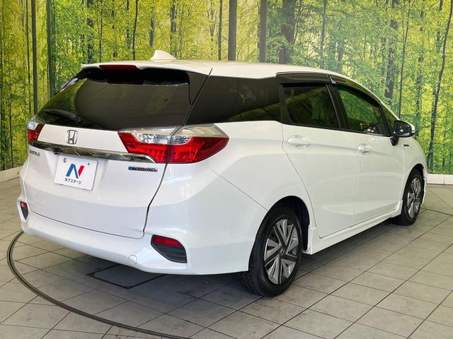 シャトル ハイブリッドＸ　ホンダセンシング　禁煙車　純正ナビ　バックカメラ　ＥＴＣ　ホンダセンシング　ＬＥＤヘッド　スマートキー　パドルシフト　シートヒーター　デュアルエアコン　Ｂｌｕｔｏｏｔｈ接続　アダプティブクルーズコントロール（18枚目）