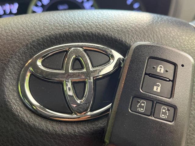 ヴォクシー ＺＳ　煌　禁煙車　純正ナビ　バックカメラ　ＥＴＣ　ドラレコ　両側パワースライドドア　衝突被害軽減ブレーキ　車線逸脱抑制装置　スマートキー　純正１６インチアルミ　デュアルエアコン　アイドリングストップ（7枚目）