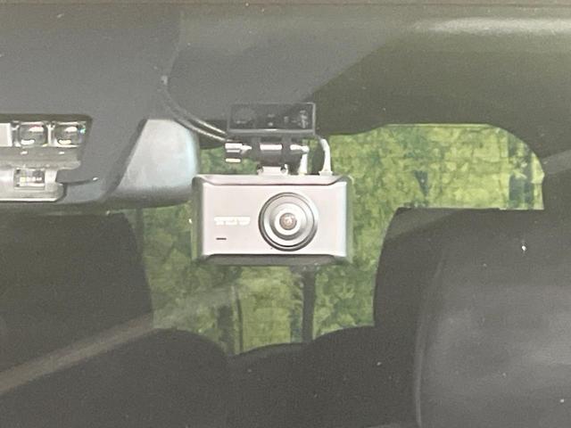 ヴォクシー ハイブリッドＺＳ　煌ＩＩＩ　禁煙車　フリップダウンモニター　モデリスタフルエアロ　モデリスタマフラー　純正１０型ナビ　バックカメラ　ＥＴＣ　ドラレコ　クルコン　スマートキー　両側パワスラ　シートヒーター　スマートキー（26枚目）