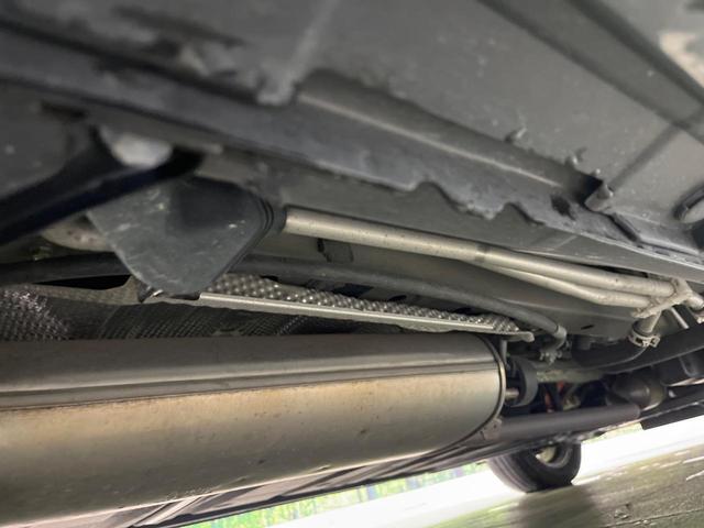 ヴォクシー ハイブリッドＺＳ　煌ＩＩＩ　禁煙車　フリップダウンモニター　モデリスタフルエアロ　モデリスタマフラー　純正１０型ナビ　バックカメラ　ＥＴＣ　ドラレコ　クルコン　スマートキー　両側パワスラ　シートヒーター　スマートキー（40枚目）