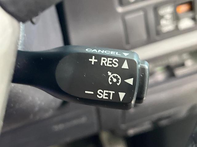 ヴォクシー ハイブリッドＺＳ　煌ＩＩＩ　禁煙車　フリップダウンモニター　モデリスタフルエアロ　モデリスタマフラー　純正１０型ナビ　バックカメラ　ＥＴＣ　ドラレコ　クルコン　スマートキー　両側パワスラ　シートヒーター　スマートキー（48枚目）