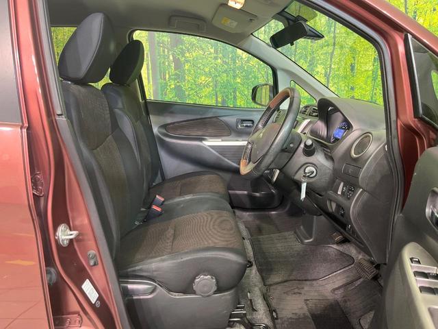 運転席シート廻りは使用感も少なく、良好な状態となっています。丁寧に使われていたことがよくわかりますね。