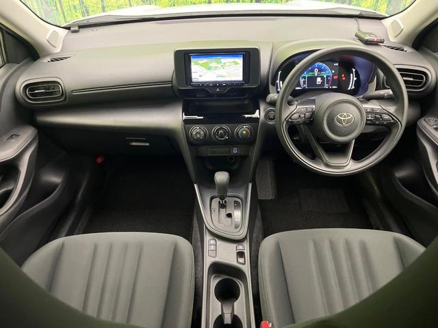 ヤリスクロス X 禁煙車 SDナビ バックカメラ セーフティセンス レーダークルーズ レーンキープアシスト オートハイビーム フルセグ Bluetooth接続 ETC スマートキー ブラックインテリア(2枚目)