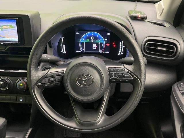 ヤリスクロス X 禁煙車 SDナビ バックカメラ セーフティセンス レーダークルーズ レーンキープアシスト オートハイビーム フルセグ Bluetooth接続 ETC スマートキー ブラックインテリア(11枚目)