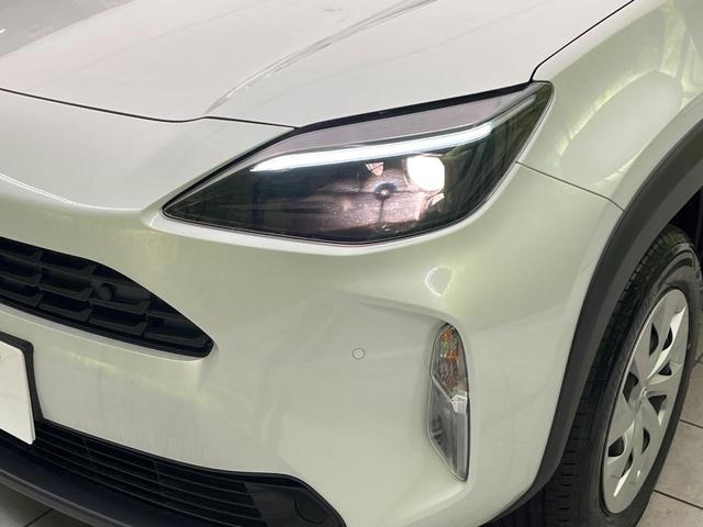 ヤリスクロス X 禁煙車 SDナビ バックカメラ セーフティセンス レーダークルーズ レーンキープアシスト オートハイビーム フルセグ Bluetooth接続 ETC スマートキー ブラックインテリア(12枚目)