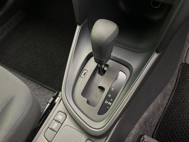 ヤリスクロス X 禁煙車 SDナビ バックカメラ セーフティセンス レーダークルーズ レーンキープアシスト オートハイビーム フルセグ Bluetooth接続 ETC スマートキー ブラックインテリア(32枚目)