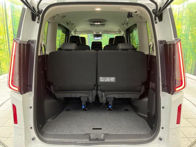 セレナ e-パワー ハイウェイスターV 禁煙車 12.3型ナビ フリップダウンモニター 全方囲カメラ ETC シートヒーター デジタルインナーミラー ステアリングヒーター プロパイロット 純正16インチアルミ 両側パワスラ スマートキー(12枚目)