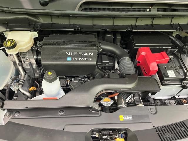 セレナ e-パワー ハイウェイスターV 禁煙車 12.3型ナビ フリップダウンモニター 全方囲カメラ ETC シートヒーター デジタルインナーミラー ステアリングヒーター プロパイロット 純正16インチアルミ 両側パワスラ スマートキー(20枚目)