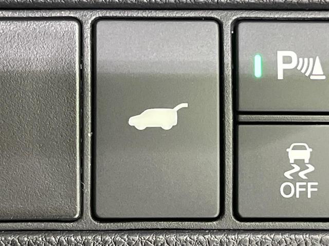 ヴェゼル ｅ：ＨＥＶ　Ｚ　登録済未使用車　純正９型ナビ　全周囲カメラ　ＥＴＣ２．０　Ｂｌｕｅｔｏｏｔｈ再生　ＢＳＭ　フルセグＴＶ　シートヒーター（前席）　パドルシフト　パワーバックドア　ハーフレザーシート　ステアリングヒーター（6枚目）