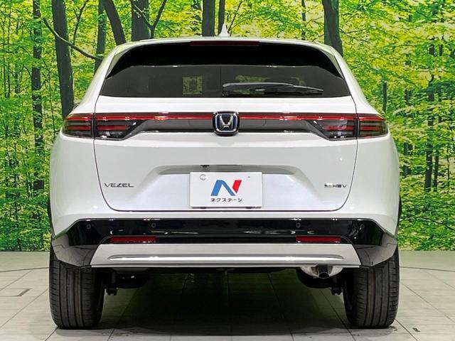 ヴェゼル ｅ：ＨＥＶ　Ｚ　登録済未使用車　純正９型ナビ　全周囲カメラ　ＥＴＣ２．０　Ｂｌｕｅｔｏｏｔｈ再生　ＢＳＭ　フルセグＴＶ　シートヒーター（前席）　パドルシフト　パワーバックドア　ハーフレザーシート　ステアリングヒーター（16枚目）