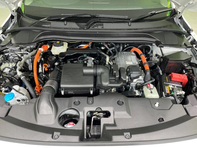 ヴェゼル ｅ：ＨＥＶ　Ｚ　登録済未使用車　純正９型ナビ　全周囲カメラ　ＥＴＣ２．０　Ｂｌｕｅｔｏｏｔｈ再生　ＢＳＭ　フルセグＴＶ　シートヒーター（前席）　パドルシフト　パワーバックドア　ハーフレザーシート　ステアリングヒーター（19枚目）