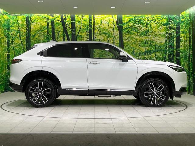 ヴェゼル ｅ：ＨＥＶ　Ｚ　登録済未使用車　純正９型ナビ　全周囲カメラ　ＥＴＣ２．０　Ｂｌｕｅｔｏｏｔｈ再生　ＢＳＭ　フルセグＴＶ　シートヒーター（前席）　パドルシフト　パワーバックドア　ハーフレザーシート　ステアリングヒーター（29枚目）