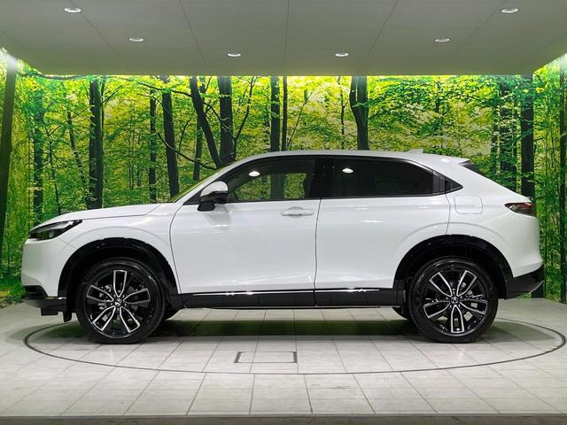 ヴェゼル ｅ：ＨＥＶ　Ｚ　登録済未使用車　純正９型ナビ　全周囲カメラ　ＥＴＣ２．０　Ｂｌｕｅｔｏｏｔｈ再生　ＢＳＭ　フルセグＴＶ　シートヒーター（前席）　パドルシフト　パワーバックドア　ハーフレザーシート　ステアリングヒーター（31枚目）