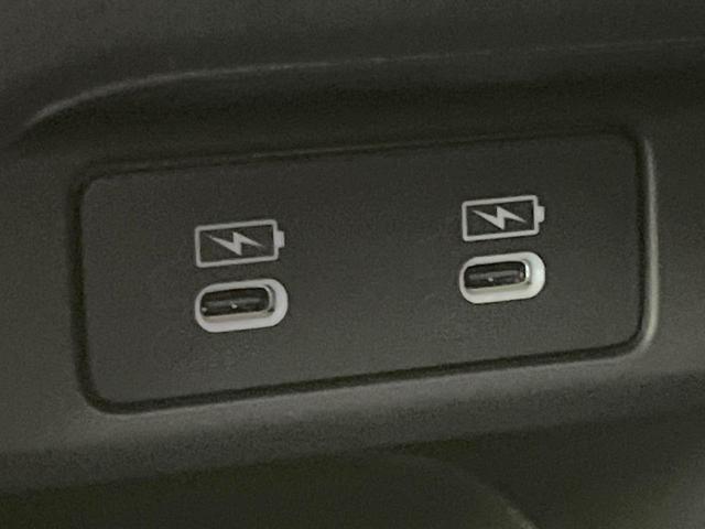 ヴェゼル ｅ：ＨＥＶ　Ｚ　登録済未使用車　純正９型ナビ　全周囲カメラ　ＥＴＣ２．０　Ｂｌｕｅｔｏｏｔｈ再生　ＢＳＭ　フルセグＴＶ　シートヒーター（前席）　パドルシフト　パワーバックドア　ハーフレザーシート　ステアリングヒーター（40枚目）