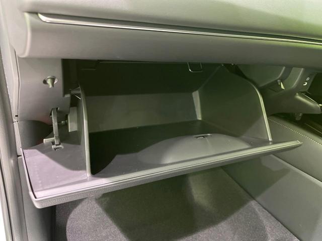 ヴェゼル ｅ：ＨＥＶ　Ｚ　登録済未使用車　純正９型ナビ　全周囲カメラ　ＥＴＣ２．０　Ｂｌｕｅｔｏｏｔｈ再生　ＢＳＭ　フルセグＴＶ　シートヒーター（前席）　パドルシフト　パワーバックドア　ハーフレザーシート　ステアリングヒーター（42枚目）