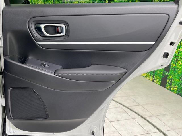 ヴェゼル ｅ：ＨＥＶ　Ｚ　登録済未使用車　純正９型ナビ　全周囲カメラ　ＥＴＣ２．０　Ｂｌｕｅｔｏｏｔｈ再生　ＢＳＭ　フルセグＴＶ　シートヒーター（前席）　パドルシフト　パワーバックドア　ハーフレザーシート　ステアリングヒーター（43枚目）