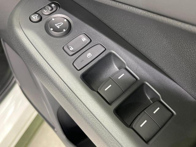 ヴェゼル ｅ：ＨＥＶ　Ｚ　登録済未使用車　純正９型ナビ　全周囲カメラ　ＥＴＣ２．０　Ｂｌｕｅｔｏｏｔｈ再生　ＢＳＭ　フルセグＴＶ　シートヒーター（前席）　パドルシフト　パワーバックドア　ハーフレザーシート　ステアリングヒーター（46枚目）