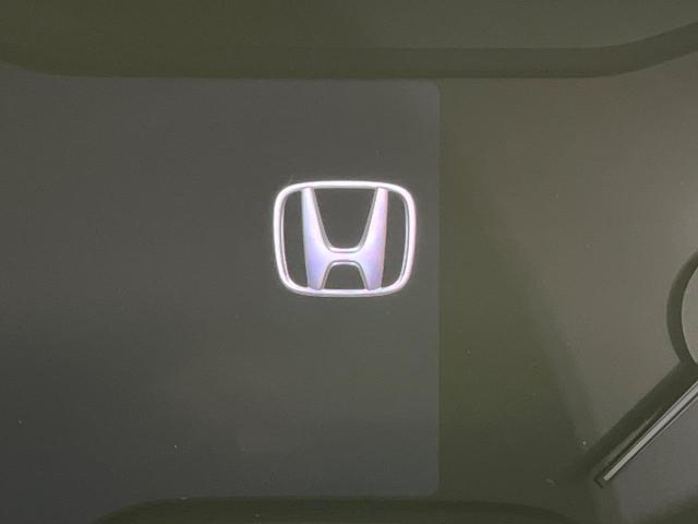 ヴェゼル ｅ：ＨＥＶ　Ｚ　登録済未使用車　純正９型ナビ　全周囲カメラ　ＥＴＣ２．０　Ｂｌｕｅｔｏｏｔｈ再生　ＢＳＭ　フルセグＴＶ　シートヒーター（前席）　パドルシフト　パワーバックドア　ハーフレザーシート　ステアリングヒーター（50枚目）