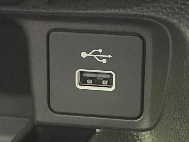 ヴェゼル ｅ：ＨＥＶ　Ｚ　登録済未使用車　純正９型ナビ　全周囲カメラ　ＥＴＣ２．０　Ｂｌｕｅｔｏｏｔｈ再生　ＢＳＭ　フルセグＴＶ　シートヒーター（前席）　パドルシフト　パワーバックドア　ハーフレザーシート　ステアリングヒーター（60枚目）