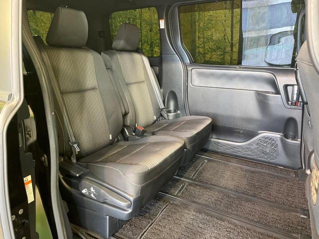 ヴォクシー ZS 禁煙車 フリップダウンモニター 純正10型ナビ バックカメラ ETC 両側電動スライドドア 衝突被害軽減ブレーキ クルコン スマートキー LEDヘッド Blutooth接続 純正16インチアルミ(9枚目)