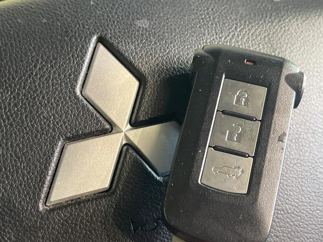 デリカD:5 D プレミアム 禁煙車 純正SDナビ バックカメラ ETC 両側電動ドア パドルシフト 電動リアゲート クルコン スマートキー 純正18インチアルミ 4WD シートヒーター 革巻きハンドル Blutooth接続(53枚目)