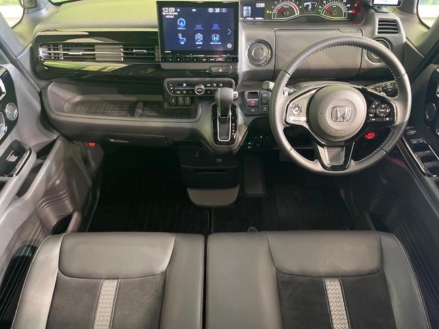 N-BOXカスタム Lターボ 禁煙車 純正9型ナビ バックカメラ ドラレコ ETC Bluetooth再生 両側電動スライドドア フルセグTV オートブレーキホールド シートヒーター(前席) パドルシフト ハーフレザーシート(2枚目)