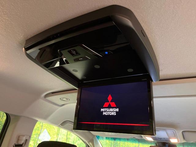 デリカＤ：５ アーバンギア　Ｇ　パワーパッケージ　禁煙車　フリップダウンモニター　純正１０型ＳＤナビ　全方囲カメラ　ＥＴＣ　ドラレコ　ＬＥＤヘッド　スマートキー　パワーバックドア　パドルシフト　シートヒーター　両側電動スライドドア　衝突被害軽減装置（3枚目）