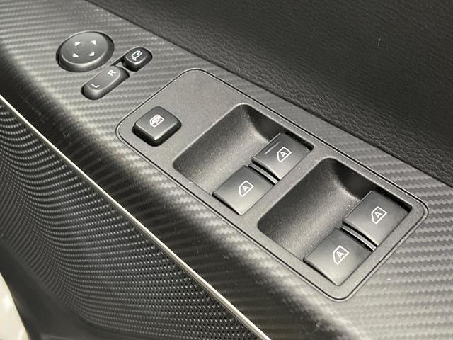 デリカＤ：５ アーバンギア　Ｇ　パワーパッケージ　禁煙車　フリップダウンモニター　純正１０型ＳＤナビ　全方囲カメラ　ＥＴＣ　ドラレコ　ＬＥＤヘッド　スマートキー　パワーバックドア　パドルシフト　シートヒーター　両側電動スライドドア　衝突被害軽減装置（35枚目）