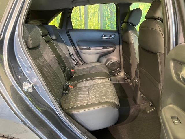 フィット e:HEVホーム 登録済未使用車 ホンダセンシング アダプティブクルーズ オートブレーキホールド オートエアコン スマートキー コーナーセンサー ハーフレザーシート LEDヘッドライト ステアリングスイッチ(9枚目)