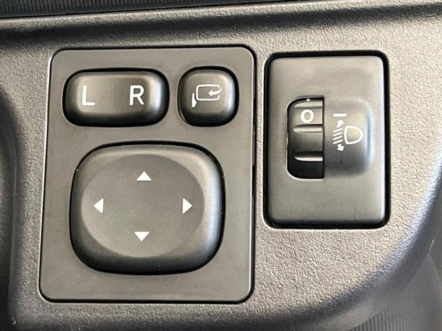 アクア Ｓ　純正ＳＤナビ　バックカメラ　衝突被害軽減システム　禁煙車　スマートキー　ＥＴＣ　オートハイビーム　車線逸脱警報　オートライト　オートエアコン　Ｂｌｕｅｔｏｏｔｈ　ＣＤ　フルセグ（41枚目）