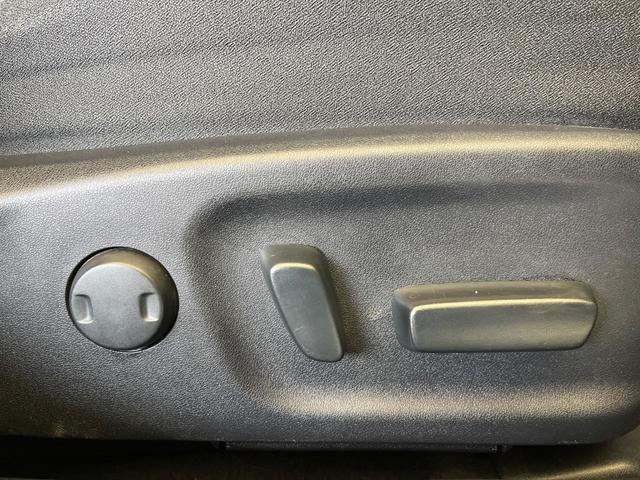 クラウンハイブリッド アスリートＳ　サンルーフ　純正ＨＤＤナビ　バックカメラ　禁煙車　スマートキー　ＬＥＤヘッド　ビルトインＥＴＣ　クルコン　オートライト　デュアルエアコン　Ｂｌｕｅｔｏｏｔｈ　ＣＤ　地デジ　ＬＥＤフォグ（40枚目）