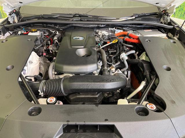 クラウンハイブリッド Ｓ　Ｃパッケージ　禁煙車　純正ナビ　バックカメラ　ＥＴＣ　セーフティセンス　パドルシフト　シートヒーター　ＨＵＤ　ステアリングヒーター　レーダークルーズ　ＬＥＤヘッド　スマートキー　Ｂｌｕｅｔｏｏｔｈ接続　スマートキー（18枚目）