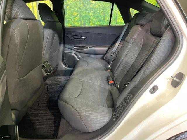 クラウンハイブリッド Ｓ　Ｃパッケージ　禁煙車　純正ナビ　バックカメラ　ＥＴＣ　セーフティセンス　パドルシフト　シートヒーター　ＨＵＤ　ステアリングヒーター　レーダークルーズ　ＬＥＤヘッド　スマートキー　Ｂｌｕｅｔｏｏｔｈ接続　スマートキー（28枚目）