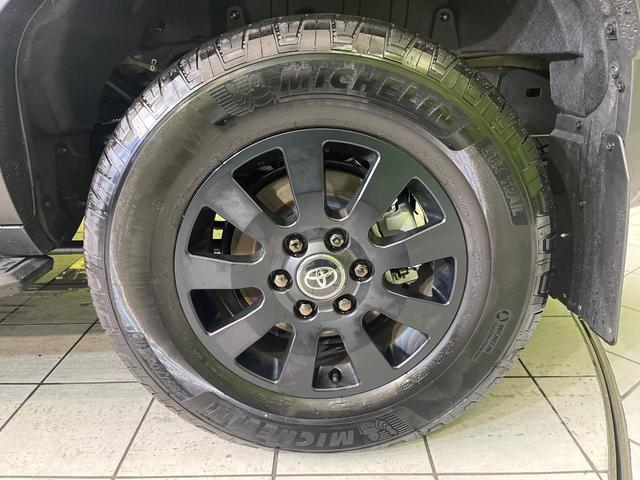 ランドクルーザー２５０ ＶＸファーストエディション　禁煙車　純正１２．３インチディスプレイオーディオ　全方位カメラ　サンルーフ　ＥＴＣ　ドラレコ　ＬＥＤヘッド　パワーバックドア　シートベンチレーション　セーフティプラス　７人乗り　置くだけ充電（13枚目）