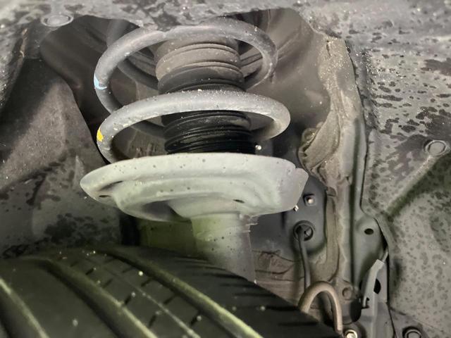 ハリアーハイブリッド Ｇ　レザーパッケージ　禁煙車　純正１２．３インチディスプレイオーディオ　ＪＢＬサウンド　モデリスタフルエアロ　バックカメラ　セーフティセンス　ベンチレーション　パワーバックドア　ステアリングヒーター　レーダークルーズ（21枚目）