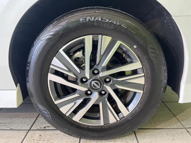 セレナ ハイウェイスターＶ　禁煙車　純正１２．３型ナビ　全周囲カメラ　ドラレコ　ＥＴＣ２．０　デジタルインナーミラー　ＢＳＭ　パドルシフト　プロパイロット　両側電動スライドドア　エマージェンシーブレーキ　コーナーセンサー（14枚目）