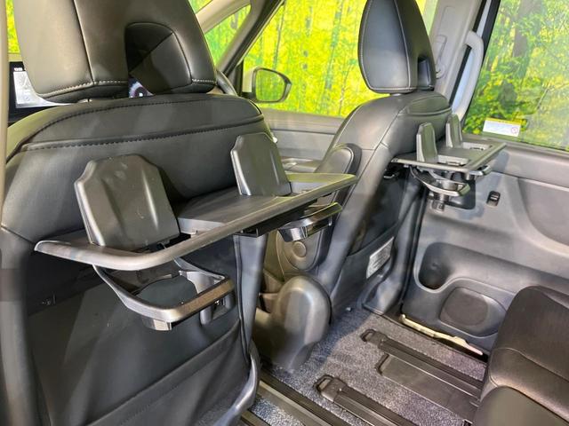 セレナ ハイウェイスターＶ　禁煙車　純正１２．３型ナビ　全周囲カメラ　ドラレコ　ＥＴＣ２．０　デジタルインナーミラー　ＢＳＭ　パドルシフト　プロパイロット　両側電動スライドドア　エマージェンシーブレーキ　コーナーセンサー（33枚目）