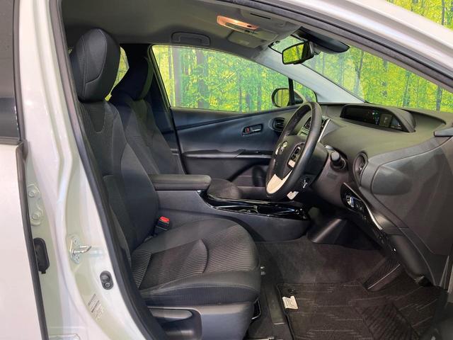 プリウス Ｓセーフティプラス　純正ＳＤナビ　バックカメラ　１００Ｖ電源　衝突被害軽減システム　レーダークルーズ　禁煙車　ドラレコ　コーナーセンサー　スマートキー　ＬＥＤヘッド　ビルトインＥＴＣ　オートハイビーム　車線逸脱警報（8枚目）