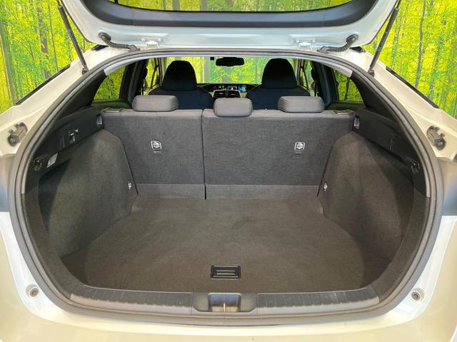 プリウス Ｓセーフティプラス　純正ＳＤナビ　バックカメラ　１００Ｖ電源　衝突被害軽減システム　レーダークルーズ　禁煙車　ドラレコ　コーナーセンサー　スマートキー　ＬＥＤヘッド　ビルトインＥＴＣ　オートハイビーム　車線逸脱警報（10枚目）