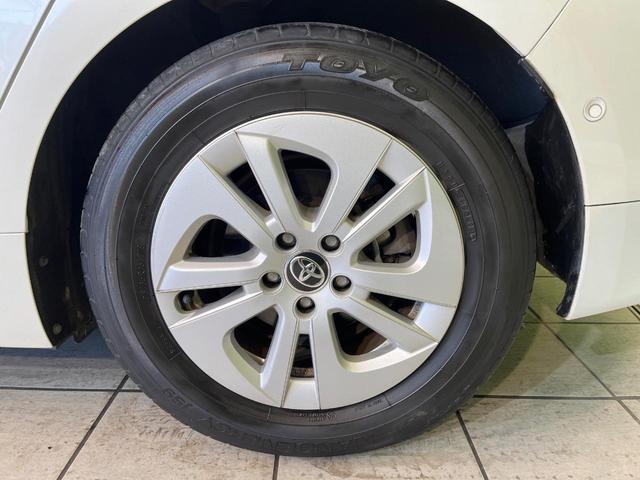 プリウス Ｓセーフティプラス　純正ＳＤナビ　バックカメラ　１００Ｖ電源　衝突被害軽減システム　レーダークルーズ　禁煙車　ドラレコ　コーナーセンサー　スマートキー　ＬＥＤヘッド　ビルトインＥＴＣ　オートハイビーム　車線逸脱警報（13枚目）