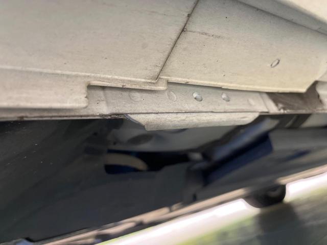 プリウス Ｓセーフティプラス　純正ＳＤナビ　バックカメラ　１００Ｖ電源　衝突被害軽減システム　レーダークルーズ　禁煙車　ドラレコ　コーナーセンサー　スマートキー　ＬＥＤヘッド　ビルトインＥＴＣ　オートハイビーム　車線逸脱警報（39枚目）