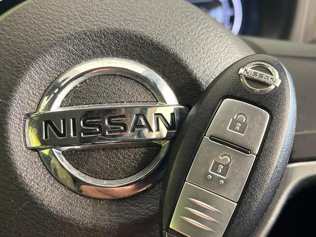 ノート メダリスト　純正ＳＤナビ　バックカメラ　衝突被害軽減システム　禁煙車　ハーフレザーシート　スマートキー　ＬＥＤヘッド　ＥＴＣ　車線逸脱警報　オートライト　オートエアコン　Ｂｌｕｅｔｏｏｔｈ　ＣＤ　フルセグ（7枚目）