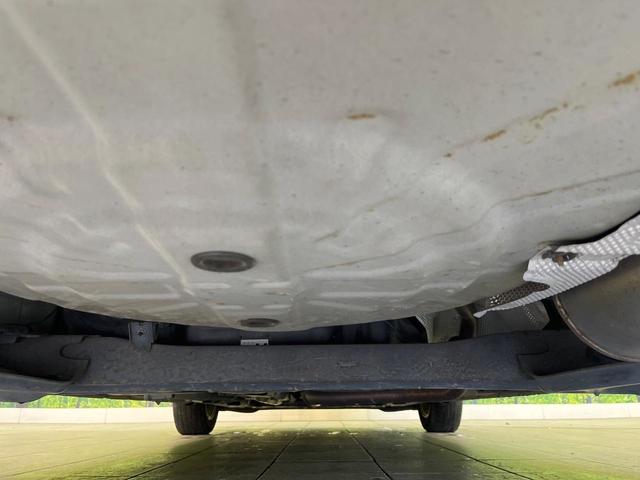 ノート メダリスト　純正ＳＤナビ　バックカメラ　衝突被害軽減システム　禁煙車　ハーフレザーシート　スマートキー　ＬＥＤヘッド　ＥＴＣ　車線逸脱警報　オートライト　オートエアコン　Ｂｌｕｅｔｏｏｔｈ　ＣＤ　フルセグ（19枚目）