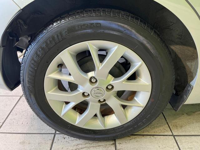 ノート メダリスト　純正ＳＤナビ　バックカメラ　衝突被害軽減システム　禁煙車　ハーフレザーシート　スマートキー　ＬＥＤヘッド　ＥＴＣ　車線逸脱警報　オートライト　オートエアコン　Ｂｌｕｅｔｏｏｔｈ　ＣＤ　フルセグ（39枚目）
