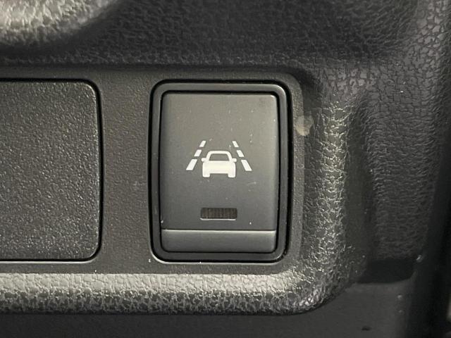 ノート メダリスト　純正ＳＤナビ　バックカメラ　衝突被害軽減システム　禁煙車　ハーフレザーシート　スマートキー　ＬＥＤヘッド　ＥＴＣ　車線逸脱警報　オートライト　オートエアコン　Ｂｌｕｅｔｏｏｔｈ　ＣＤ　フルセグ（47枚目）