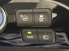 【ヘッドアップディスプレイ】現在の速度や走行情報をデジタル表示で運転席前方のガラスに投影！運転中、目線をずらさず必要な情報を確認できるのでとっても便利で安心！ 5
