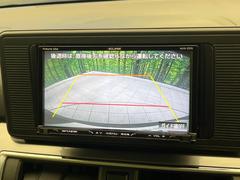 【バックカメラ】駐車時に後方がリアルタイム映像で確認できます。大型商業施設や立体駐車場での駐車時や、夜間のバック時に大活躍！運転スキルに関わらず、今や必須となった装備のひとつです！ 4