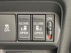 ��ξ¦�ѥ���饤�ɥɥ��ۥ��ޡ��ȥ����䱿ž�ʤΥ����å��Ǹ���ξ¦���饤�ɥɥ��γ��Ĥ���ǽ����ư�������Ϥ�����ƥɥ��򳫤���ɬ�פ�̵���������ʤ����ͤǤ��ñ�˳����Ĥ�Ǥ���Ŭ�Ǥ��� 5